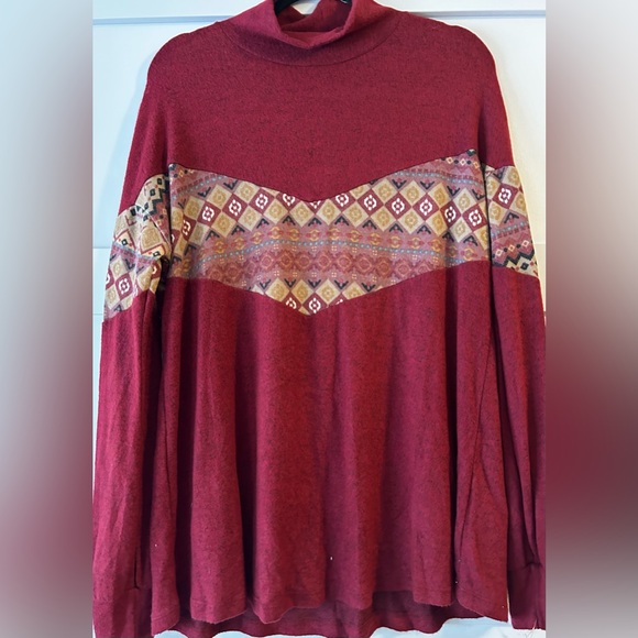 By Toggether Fleeced Chevron Pattern Top - Picture 2 of 4